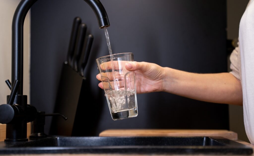 Hidratación y Salud: Beneficios e Importancia del Agua Purificada