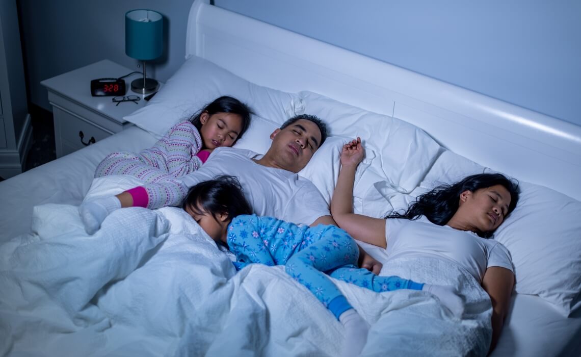 Dormir Acompañados: Beneficios, Retos y Claves para un Descanso de Calidad